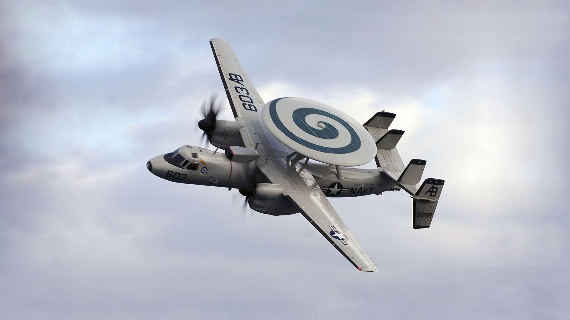 荷兰水球男队展现团队战斗力，荷球被称为荷兰式的篮球