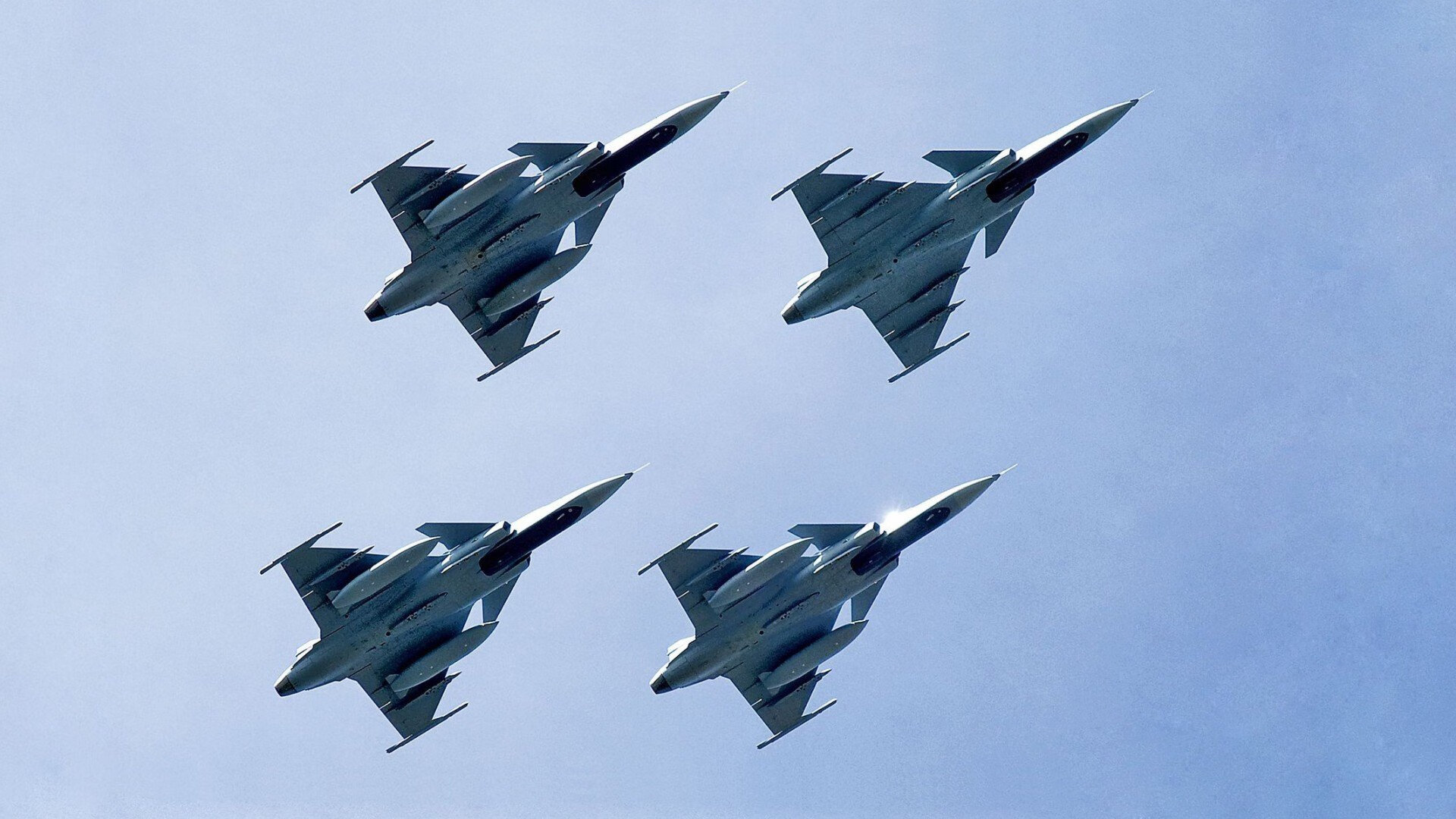 麦克沃伊带伤出战依旧夺牌，麦克埃沃伊